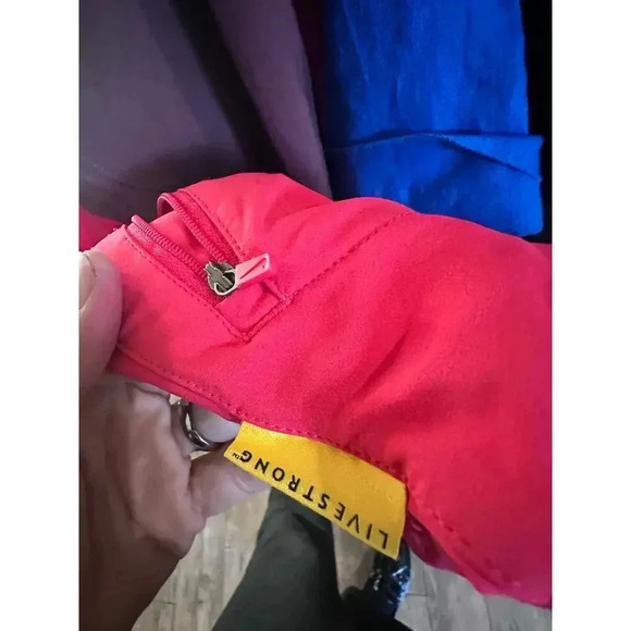 Nike Livestrong red Dri-Fit Athletic Jacket Size Small - Picture 6 of 6